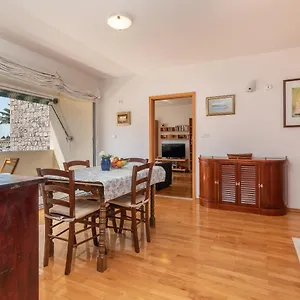 https://apartment-bruno-trogir.splithotels.org