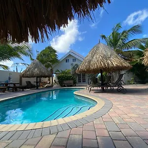 https://aruba-tropic-apartments.comcaribbean.com